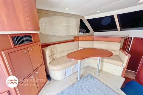 2004 Silverton 36 Convertible photo 3