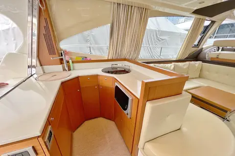 2009 Ferretti 470 Fly photo 4