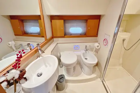 2009 Ferretti 470 Fly photo 8