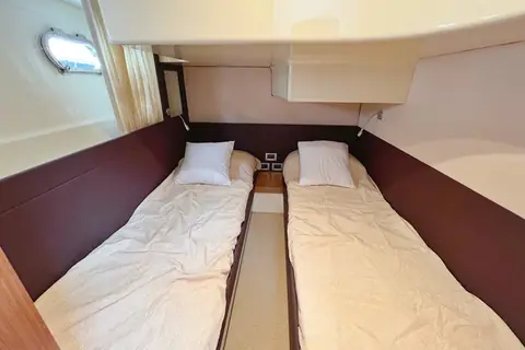 2009 Ferretti 470 Fly photo 9