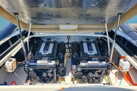 2016 Chris-Craft Launch 32 photo 8