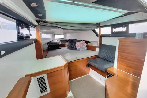 2017 Axopar 37 Sport Cabin 相片 7