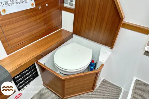 2017 Axopar 37 Sport Cabin 相片 8